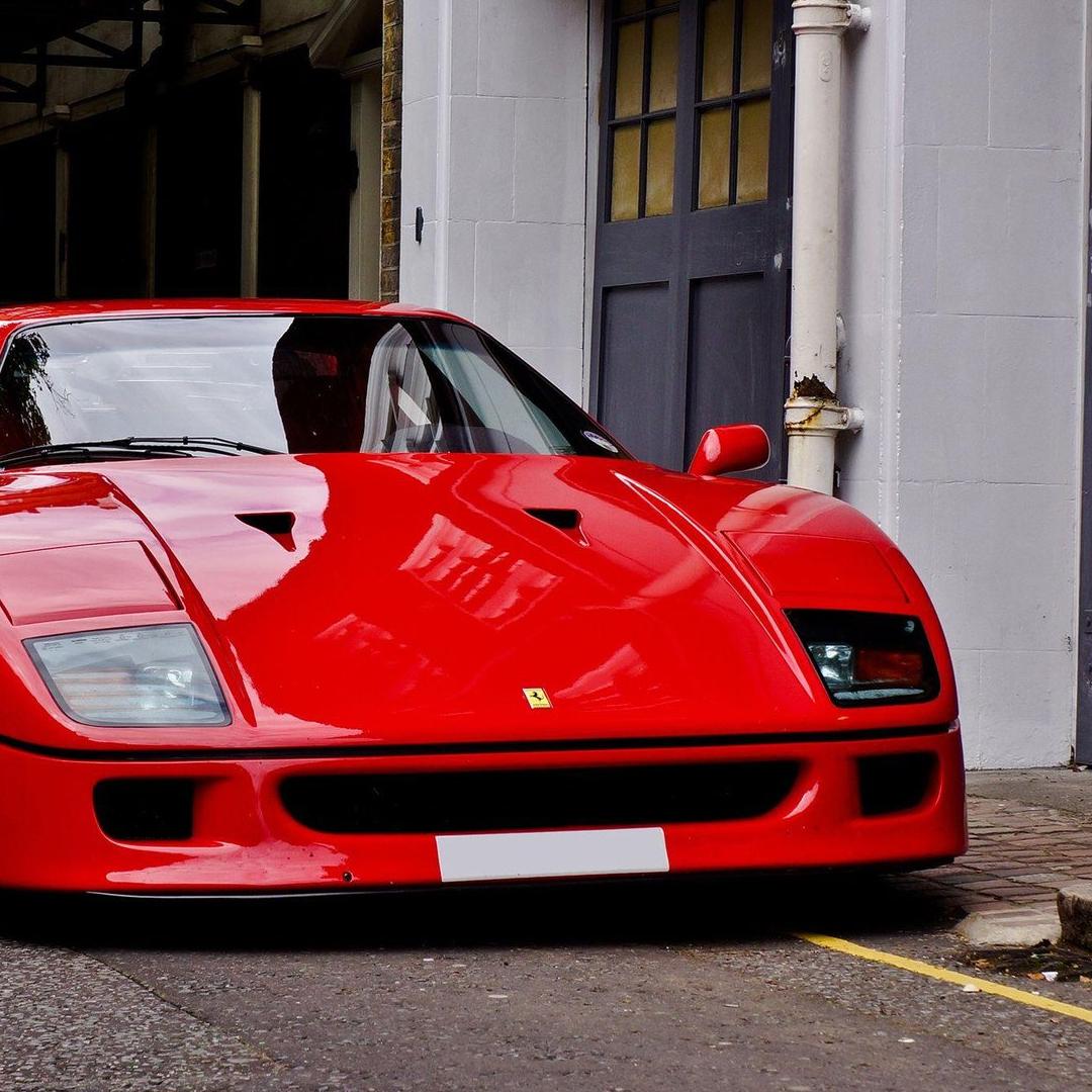 Ferrari F40 — the legend